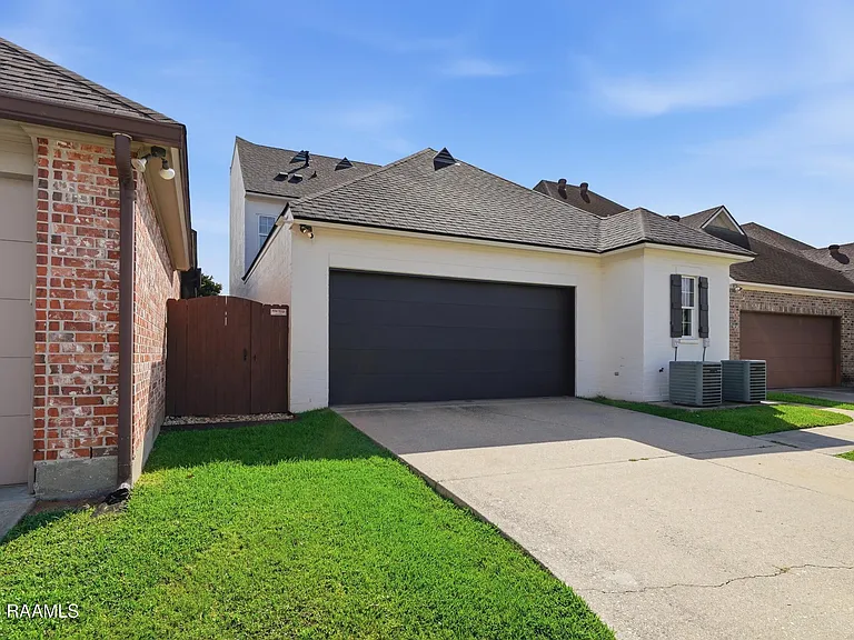406 Harbor Bend Blvd — Photo 7