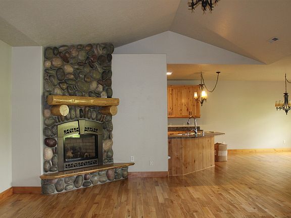 5th image of 298 Montana Lndg