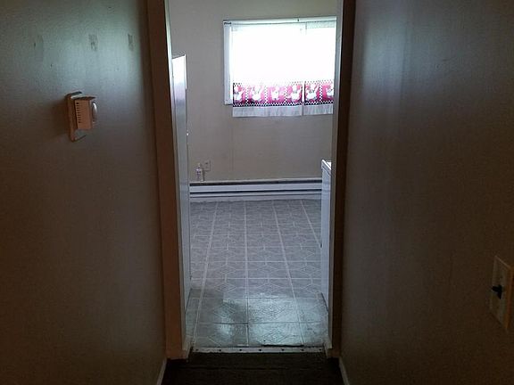 Hall going into kitchen
