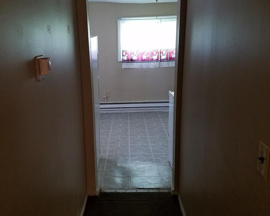 Hall going into kitchen