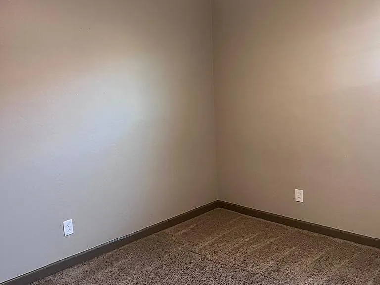 1148 E Barrus Dr — Photo 13