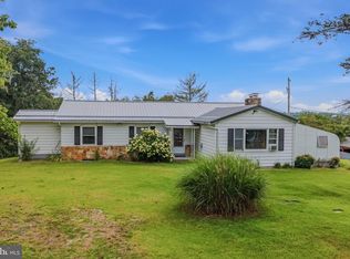 2712 Fairview Dr, Berkeley Springs, WV 25411