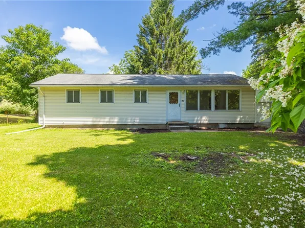 40 Floyd Dr, Rochester, NY 14623