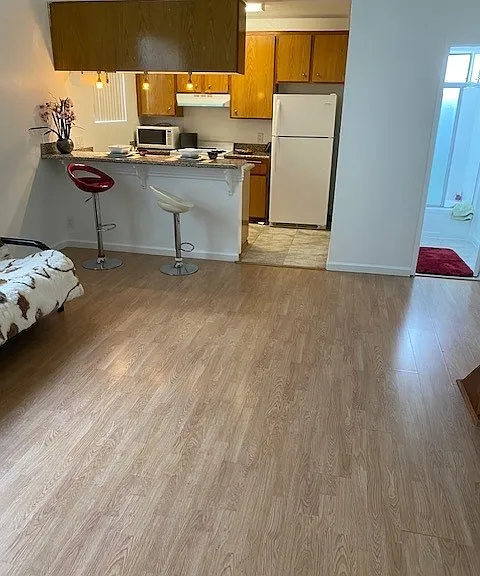 1943 Vista Del Mar Ave #4 — Photo 2