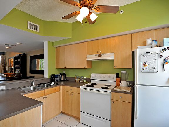 3rd image of 2951 Ne 185th St APT 2004