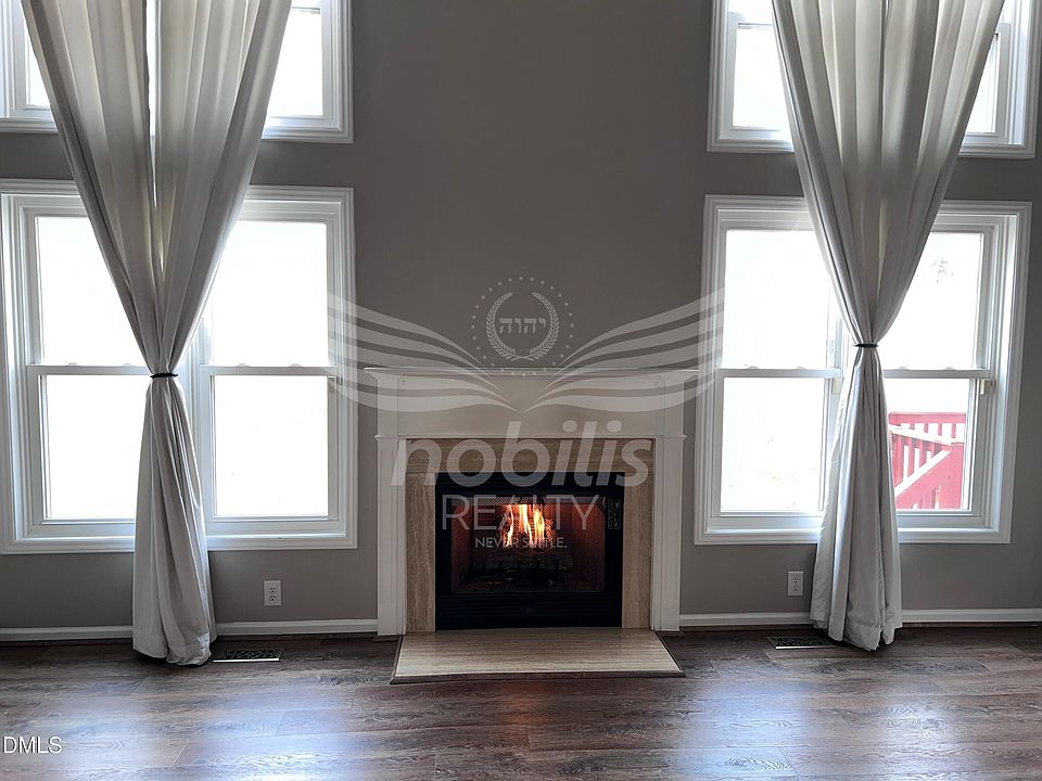 1st image of 803 Yorkshire Dr