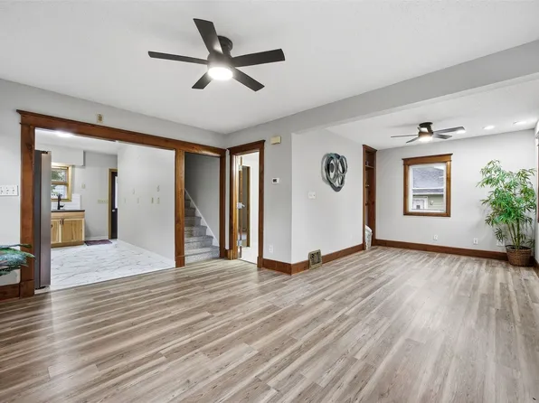 3806 E Avenue Brg, Cedar Rapids, IA 52405