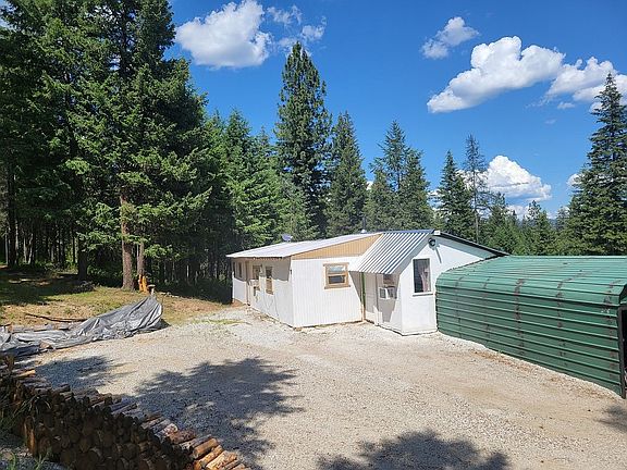 Back view: Cabin & Shop