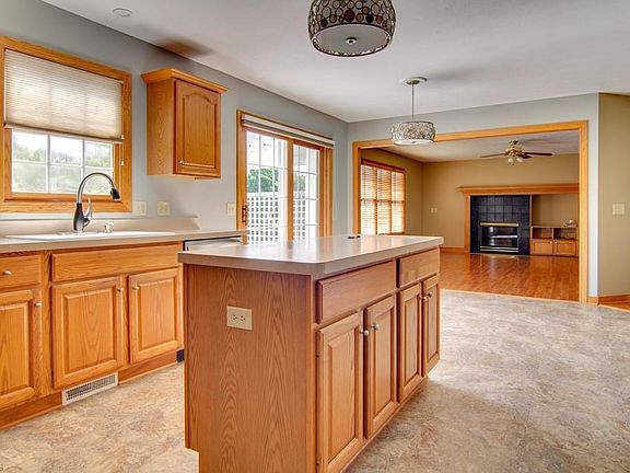 5th image of 3213 Peterboro Dr