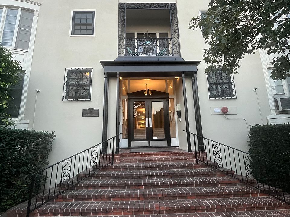 Front door of classic building constructed about 1940. Built originally for Shirley Temple's entourage. Other tenants included Clark Gabel and one of the 3 Stooges