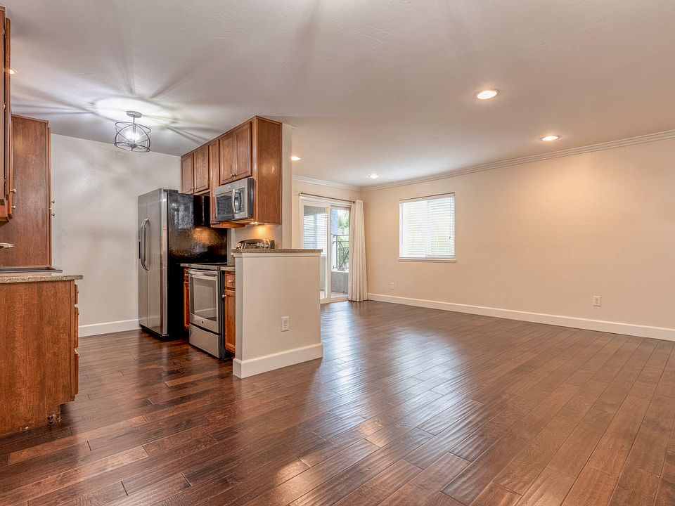 1st image of 1756 Essex St Unit 113
