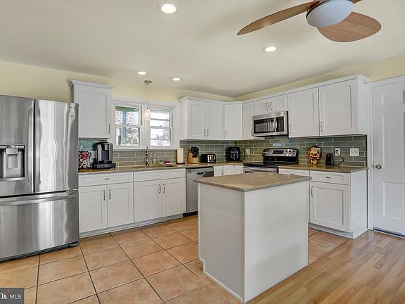 4th image of 11380 Pine Hill Dr