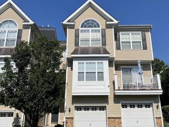 157 Mountainside Dr, Pompton Lakes, NJ 07442