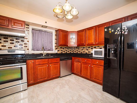 5th image of 9438 Ironwood Ln