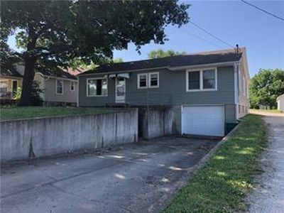 1515 Parker Ave, Osawatomie, KS, 66064