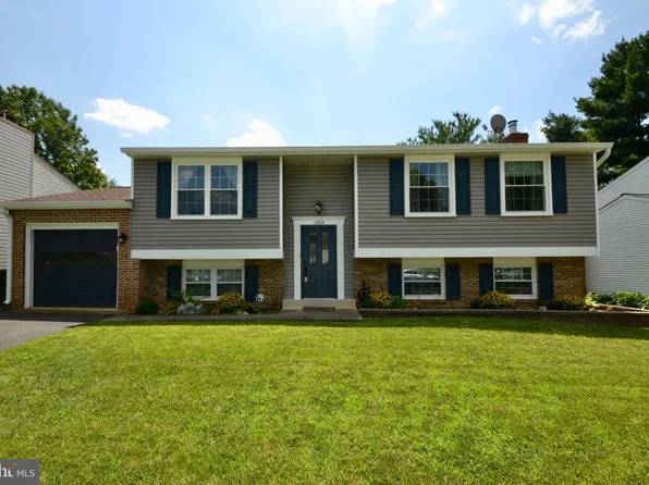 1818 Meadowgrove Ln, Frederick, MD 21702