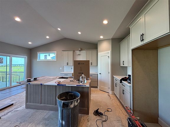 2nd image of 415 NW Ryder Dr