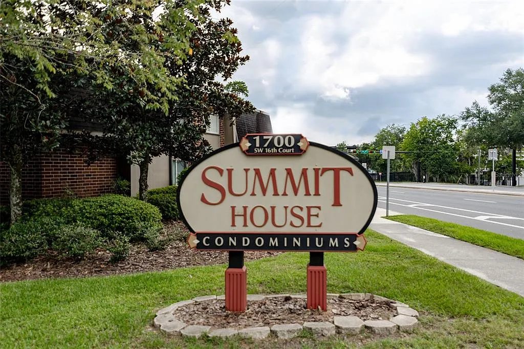 2 bed, 1.0 bath, 787 sqft, $1,100 — Photo 1