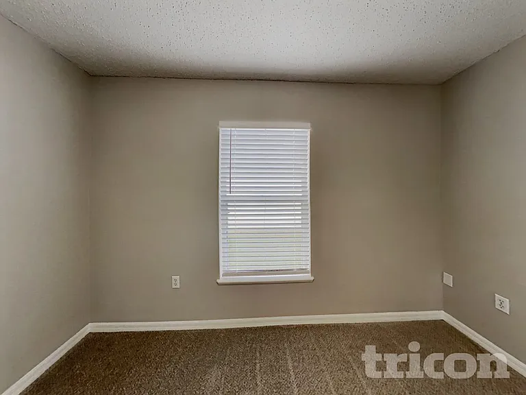 9312 Thunderbolt Dr — Photo 10