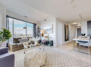 197 Yonge St #5811, Toronto, ON M5B 0C1