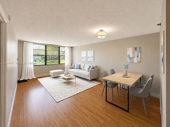 4th image of 900 Saint Charles Pl APT L6