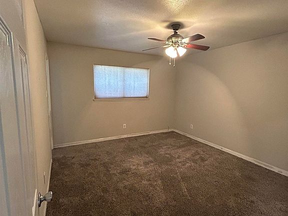 5th image of 826 W Iron Ave