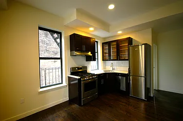 Rented by Realty Advisors Group