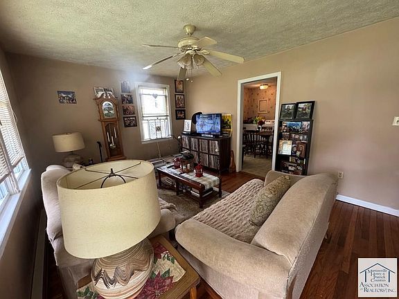 4th image of 74 Frye St