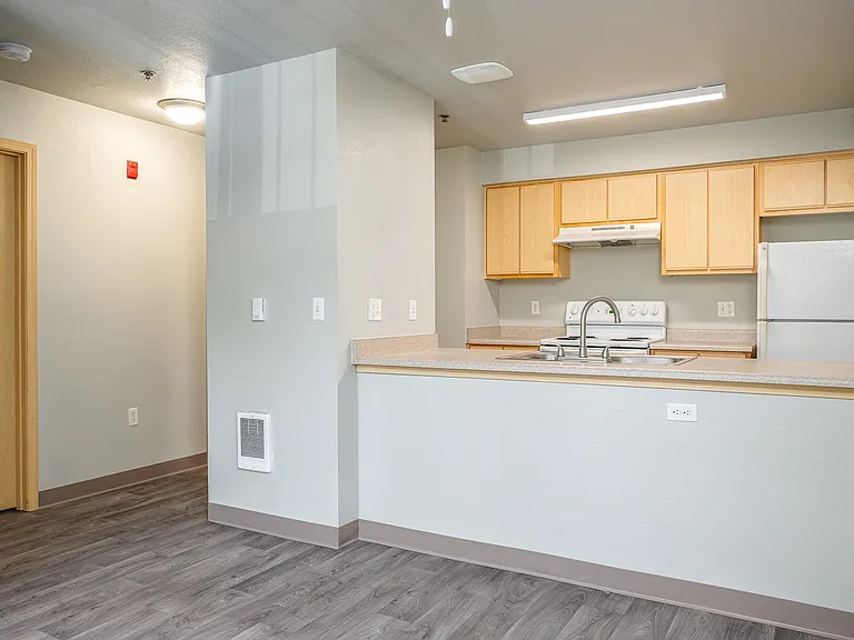10th Street | Kitchen