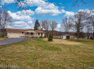 2969 Hunter Rd, Brighton, MI 48114