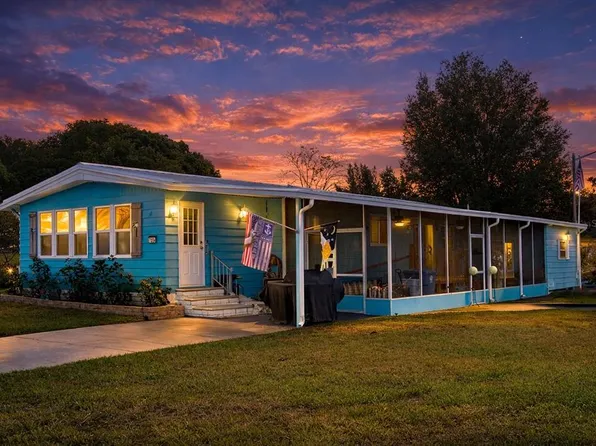 7504 Country Club Dr, Brooksville, FL 34613