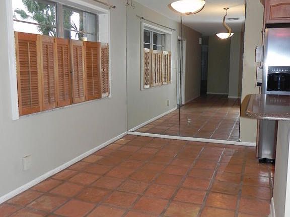 3rd image of 618 W Kalmia Dr