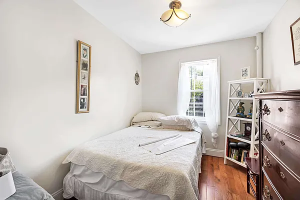 Sold by Compass | media 9