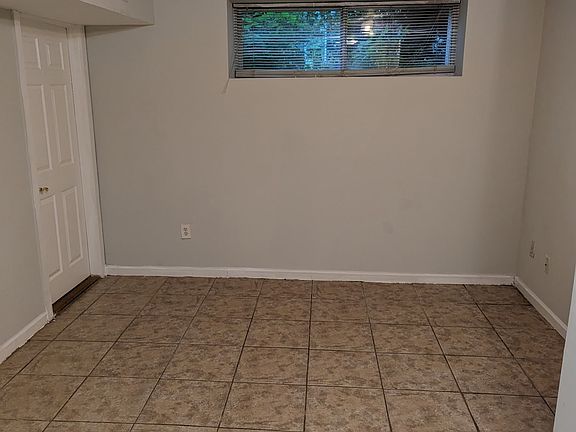 5th image of 63 Parkwood Ave #2