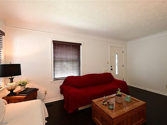 3rd image of 17412 Flamingo Ave