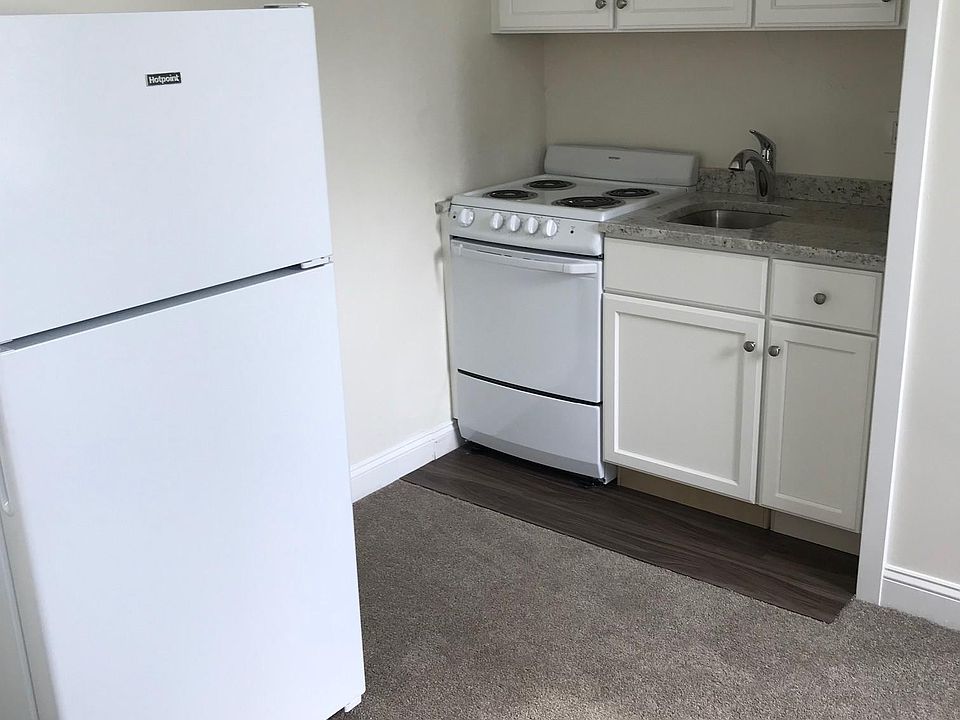 2nd image of 8 Lincoln St APT 201