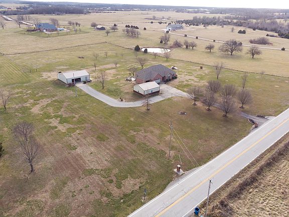 4th image of 3694 N Farm Road 83