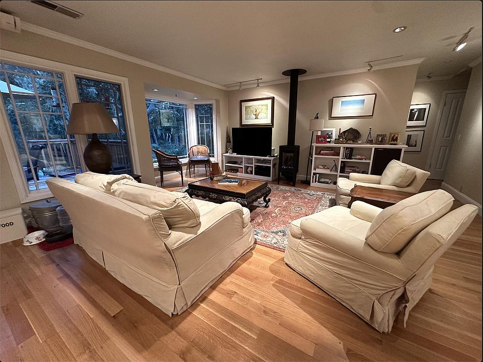 Spacious Living Room