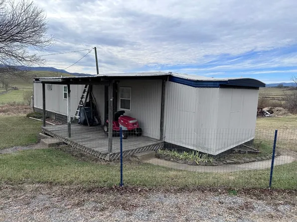 9059 Elk Creek Pkwy, Elk Creek, VA 24326