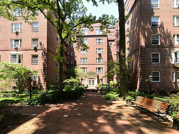 2nd image of 11701 Park Ln S APT A2l