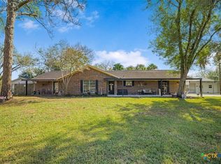 204 Brooks Rd, Victoria, TX 77904