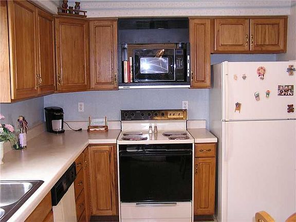 5th image of 2410 Brownfield Dr