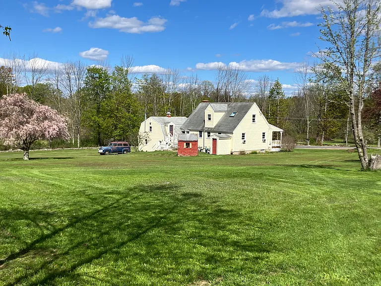 175 1st Crown Point Rd — Photo 6