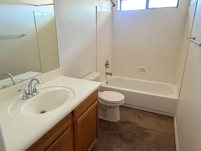 5636 E 26th St #3 — Photo 5