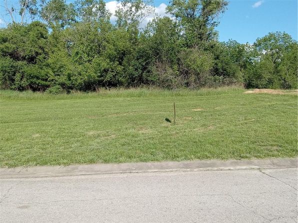 913 Deer Run, Warrensburg, MO 64093