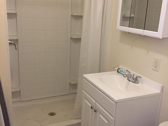 4th image of 660 S Champion Ave APT C