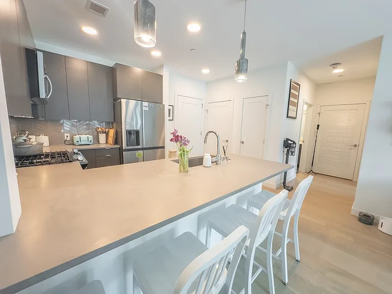 65 Lewis St #204 — Photo 8