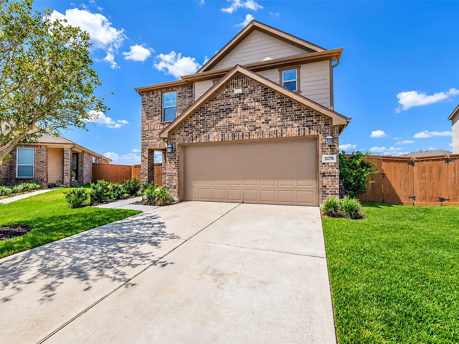 3 bed, 2.5 bath, 2230 sqft, $2,950 — Photo 3