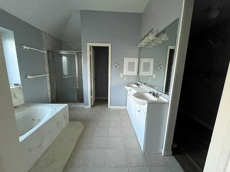 2318 Pheasant Creek Dr — Photo 5
