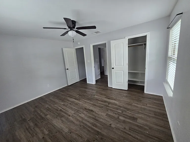 904 Estelle Ave — Photo 4
